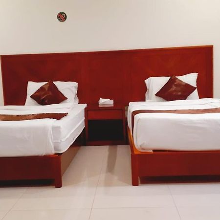 Iwan Alandalusia Al Ajaweed Aparthotel Jeddah Luaran gambar