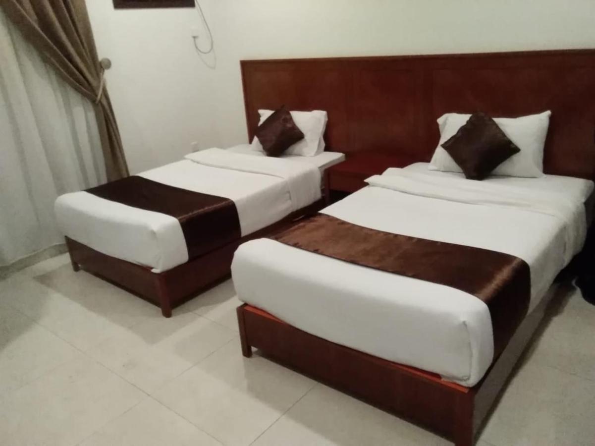 Iwan Alandalusia Al Ajaweed Aparthotel Jeddah Luaran gambar
