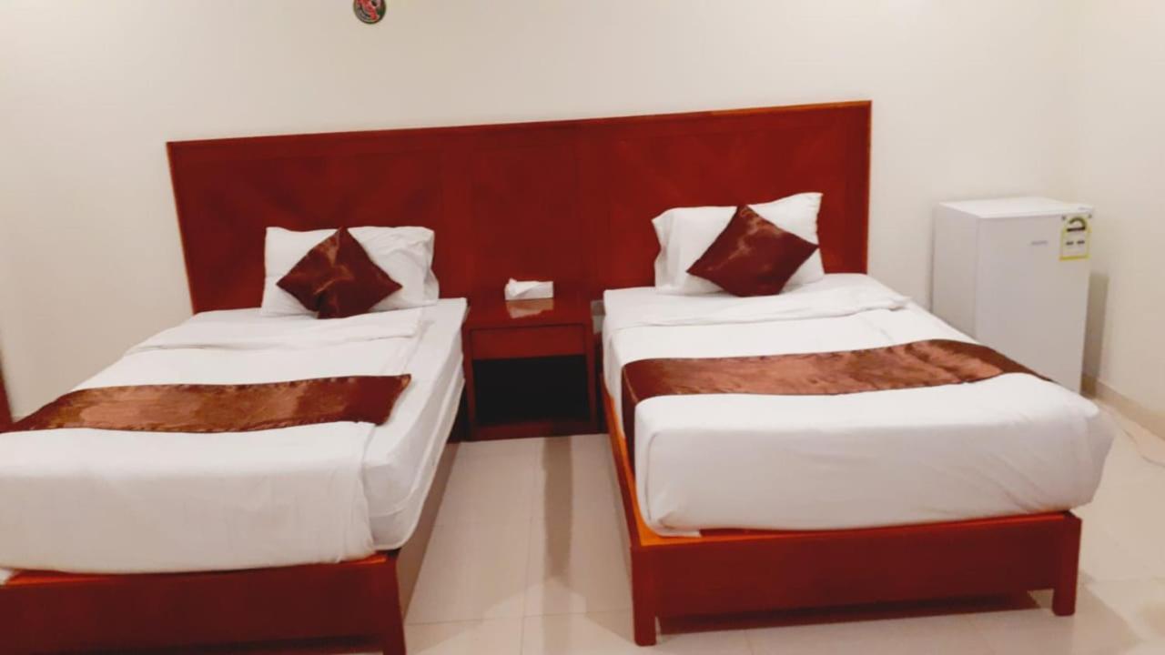 Iwan Alandalusia Al Ajaweed Aparthotel Jeddah Luaran gambar